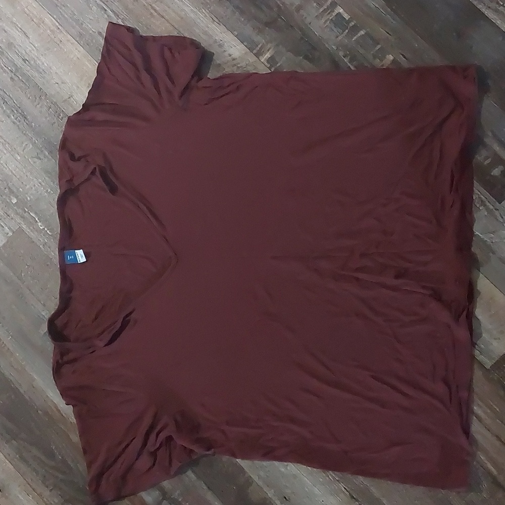 Old Navy t-shirt